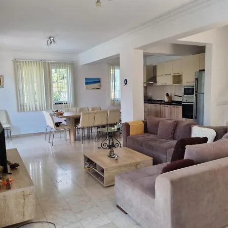 Detached Modern 4 Bedroom Villa At Ovacik Oludeniz ヴィラ フェティエ